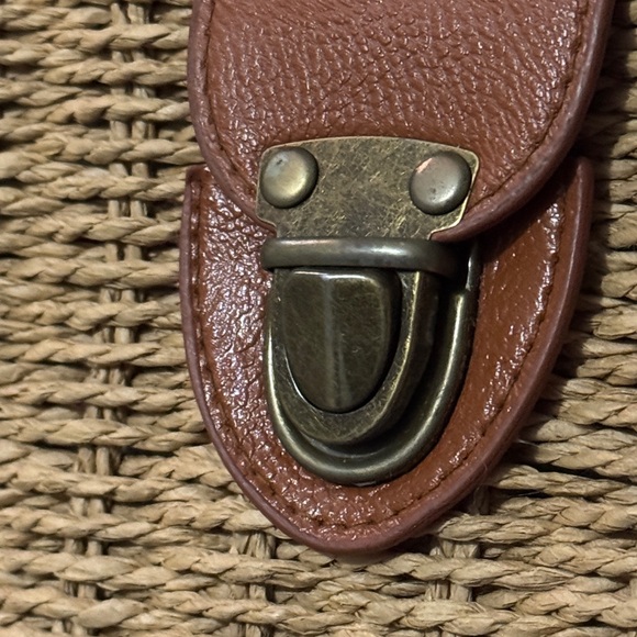 Boho Chic Wicker Basket Style Crossbody Bag-Brown Faux Leather Strap-Brass Tone - Picture 3 of 16